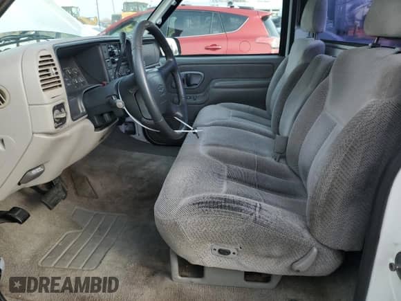 1997 Chevrolet Silverado 1500 with VIN 1GCEC14R3VZ118039, listed as a Copart auction lot 85575614 with 105,417 mi miles and Salvage title. Bid and sale history available at DreamBid. Image 7.