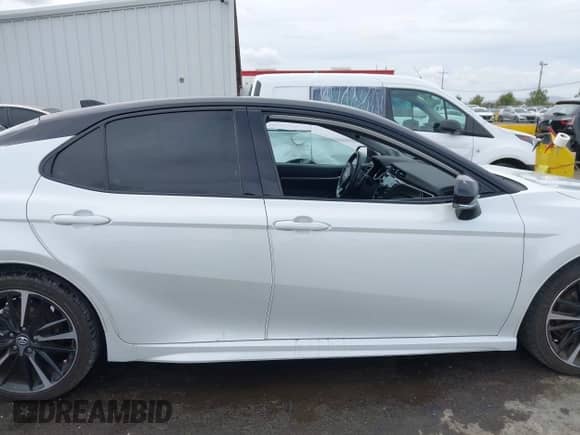 2020 Toyota Camry XSE z VIN 4T1K61AK4LU304860, wystawiony jako IAAI lot #43367482 z przebiegiem 70 312 mil mil oraz . Historia ofert i sprzedaży dostępna na DreamBid. Obrazek 14.