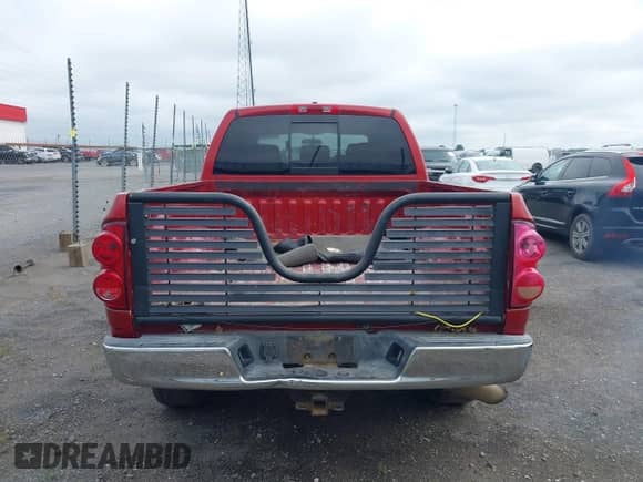 2008 Dodge 2500 SXT z VIN 3D7KS29A98G131841, wystawiony jako IAAI lot #42488503 z przebiegiem 88 212 mil mil oraz . Historia ofert i sprzedaży dostępna na DreamBid. Obrazek 16.