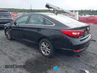 2016 Hyundai Sonata SE z VIN 5NPE24AF3GH333817, wystawiony jako IAAI lot #43294032 z przebiegiem 125 849 mil mil oraz . Historia ofert i sprzedaży dostępna na DreamBid. Obrazek 3.