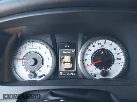 2016 Toyota Sienna SE with VIN 5TDXK3DC6GS724040, listed as a IAAI auction lot 42087356 with 75,175 mi miles and . Bid and sale history available at DreamBid. Image 7.