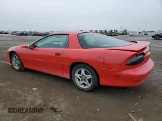 1997 Chevrolet Camaro RS z VIN 2G1FP22K9V2140983, wystawiony jako Copart lot #73368584 z przebiegiem 131 545 mil mil oraz Czysty tytuł • Clean title. Historia ofert i sprzedaży dostępna na DreamBid. Obrazek 2.