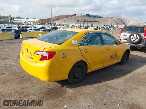 2014 Toyota Camry LE с VIN 4T1BD1FK3EU140714, выставлен на аукционе IAAI как лот 43065775 с пробегом 426 646 миль миль и . История ставок и продаж доступна на DreamBid. Изображение 4.