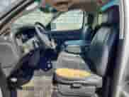 2002 Dodge 1500 z VIN 1D7HA16K32J240256, wystawiony jako Copart lot #63806595 z przebiegiem 228 668 mil mil oraz Czysty tytuł • Clean title. Historia ofert i sprzedaży dostępna na DreamBid. Obrazek 7.