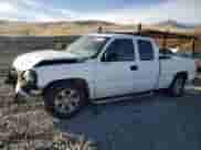 2005 GMC Sierra 1500 SLE z VIN 1GTEC19VX5Z197859, wystawiony jako Copart lot #82922184 z przebiegiem 280 090 mil mil oraz Szkoda całkowita • Salvage title. Historia ofert i sprzedaży dostępna na DreamBid. Obrazek 1.