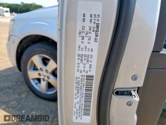 2009 Dodge Journey SXT with VIN 3D4GG57V99T568050, listed as a Copart auction lot 69966605 with 174,837 mi miles and Salvage title. Bid and sale history available at DreamBid. Image 13.