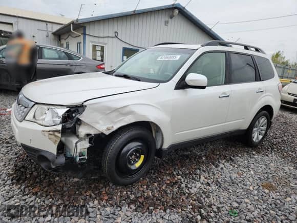 2013 Subaru Forester X Limited z VIN JF2SHAEC3DH406986, wystawiony jako Copart lot #82060085 z przebiegiem 94 945 mil mil oraz Szkoda całkowita • Salvage title. Historia ofert i sprzedaży dostępna na DreamBid. Obrazek 1.