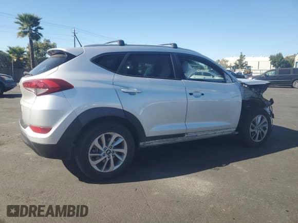 2017 Hyundai Tucson SE с VIN KM8J33A42HU381185, выставлен на аукционе Copart как лот 82621785 с пробегом 68 694 миль миль и Списание • Salvage title. История ставок и продаж доступна на DreamBid. Изображение 3.