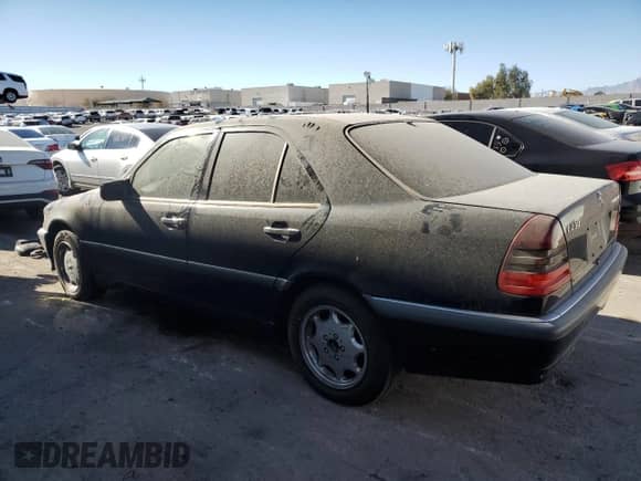1999 Mercedes-Benz C 230/260/280/320 z VIN WDBHA24G8XA682177, wystawiony jako Copart lot #89120755 z przebiegiem 204 353 mil mil oraz Czysty tytuł • Clean title. Historia ofert i sprzedaży dostępna na DreamBid. Obrazek 2.