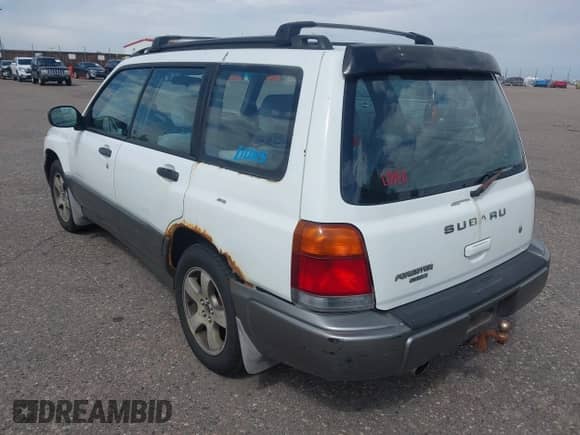 1998 Subaru Forester S with VIN JF1SF6552WH710287, listed as a IAAI auction lot 42593105 with 266,468 mi miles and . Bid and sale history available at DreamBid. Image 3.