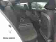 2015 Hyundai Veloster z VIN KMHTC6ADXFU226603, wystawiony jako Copart lot #83825545 z przebiegiem 136 233 mil mil oraz Szkoda całkowita • Salvage title. Historia ofert i sprzedaży dostępna na DreamBid. Obrazek 10.