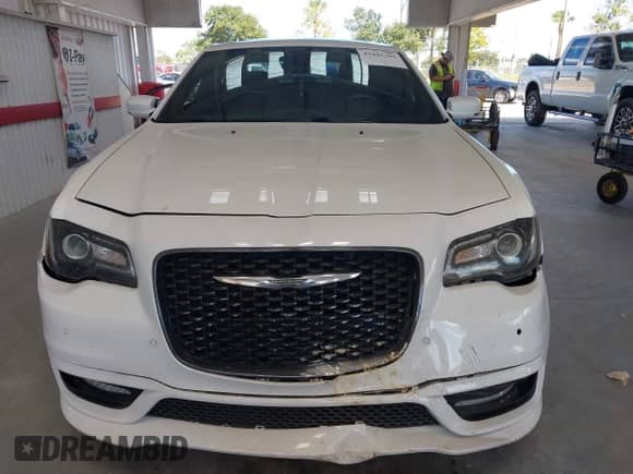 2018 Chrysler 300 S с VIN 2C3CCABG7JH244878, выставлен на аукционе IAAI как лот 43445702 с пробегом 81 269 миль миль и . История ставок и продаж доступна на DreamBid. Изображение 13.