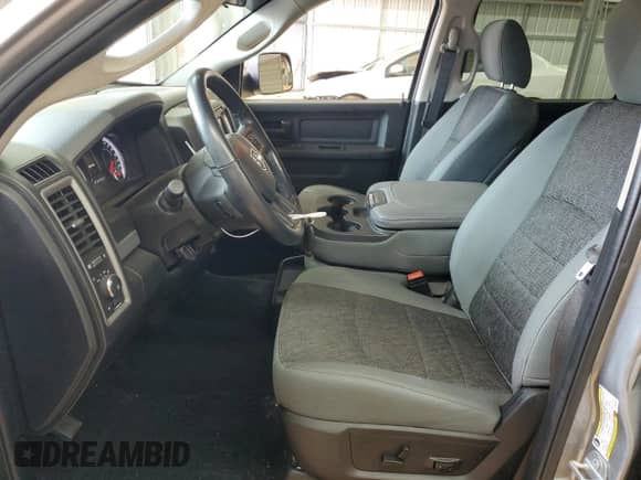 2020 Ram 1500 Tradesman z VIN 3C6RR7KTXLG290901, wystawiony jako Copart lot #43964915 z przebiegiem 20 314 mil mil oraz Szkoda całkowita • Salvage title. Historia ofert i sprzedaży dostępna na DreamBid. Obrazek 7.