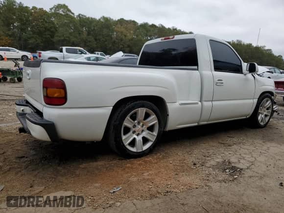 2001 GMC Sierra 1500 SLE с VIN 1GTEC14TX1Z245120, выставлен на аукционе Copart как лот 77449584 с пробегом 182 964 миль миль и Списание • Salvage title. История ставок и продаж доступна на DreamBid. Изображение 3.