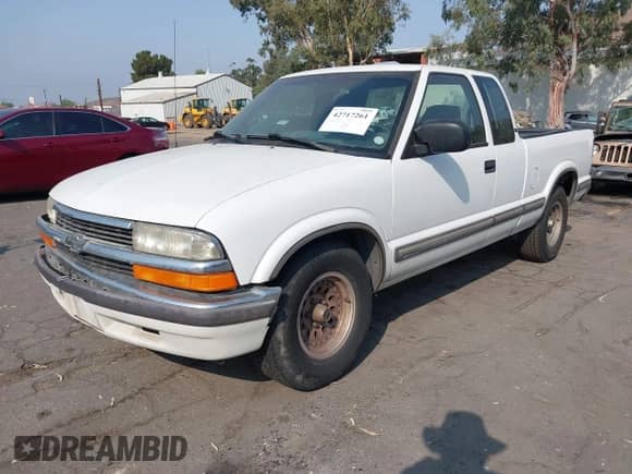 1999 Chevrolet S-10 LS с VIN 1GCCS1941XK234911, выставлен на аукционе IAAI как лот 42717261 с пробегом 141 268 миль миль и . История ставок и продаж доступна на DreamBid. Изображение 2.
