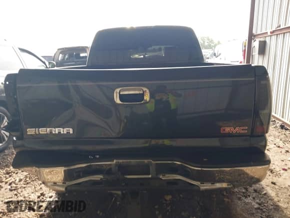 2003 GMC Sierra 1500 SLE с VIN 2GTEC19TX31197574, выставлен на аукционе IAAI как лот 42473546 с пробегом 269 771 миль миль и . История ставок и продаж доступна на DreamBid. Изображение 15.