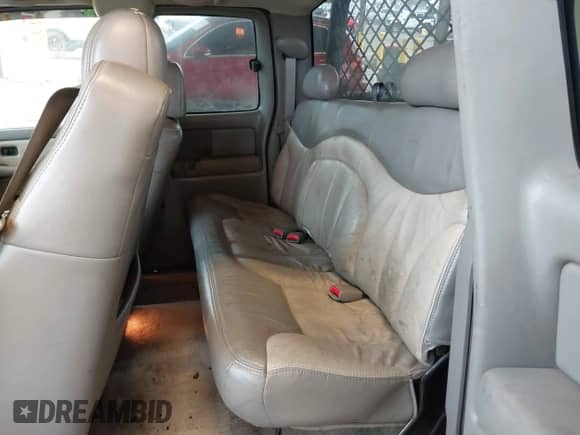 2002 GMC Sierra 1500 Denali z VIN 2GTFK69U421321155, wystawiony jako IAAI lot #41636514 z przebiegiem 171 955 mil mil oraz . Historia ofert i sprzedaży dostępna na DreamBid. Obrazek 8.
