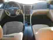 2014 Hyundai Sonata GLS z VIN 5NPEB4AC8EH862280, wystawiony jako Copart lot #82477145 z przebiegiem 160 053 mil mil oraz Czysty tytuł • Clean title. Historia ofert i sprzedaży dostępna na DreamBid. Obrazek 8.