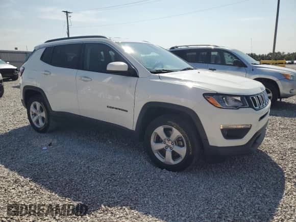 2021 Jeep Compass Latitude with VIN 3C4NJDBB0MT589407, listed as a Copart auction lot 71501795 with 62,093 mi miles and Salvage title. Bid and sale history available at DreamBid. Image 4.