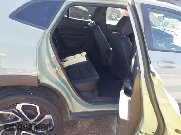 2024 Chevrolet Trax 2RS с VIN KL77LJE25RC223004, выставлен на аукционе IAAI как лот 42866101 с пробегом 12 486 миль миль и . История ставок и продаж доступна на DreamBid. Изображение 5.