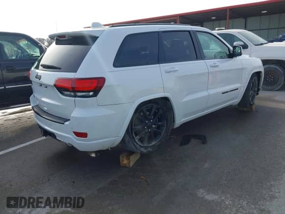 2017 Jeep Grand Cherokee Laredo with VIN 1C4RJFAG7HC700546, listed as a IAAI auction lot 40961293 with 83,702 mi miles and . Bid and sale history available at DreamBid. Image 4.