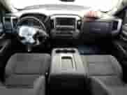 2017 GMC Sierra 1500 SLE z VIN 1GTR1MECXHZ338866, wystawiony jako Copart lot #77050163 z przebiegiem 51 798 mil mil oraz Czysty tytuł • Clean title. Historia ofert i sprzedaży dostępna na DreamBid. Obrazek 8.