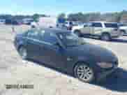 2007 BMW 3 Series 328i z VIN WBAVA33557KX76986, wystawiony jako IAAI lot #43513606 z przebiegiem 221 719 mil mil oraz . Historia ofert i sprzedaży dostępna na DreamBid. Obrazek 1.