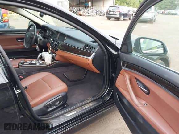 2014 BMW 5 Series 528i xDrive with VIN WBA5A7C50ED615857, listed as a IAAI auction lot 42926355 with 131,175 mi miles and . Bid and sale history available at DreamBid. Image 5.