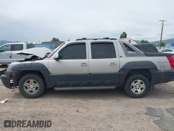2005 Chevrolet Avalanche LS with VIN 3GNEK12TX5G247758, listed as a IAAI auction lot 42433210 with 183,046 mi miles and . Bid and sale history available at DreamBid. Image 15.