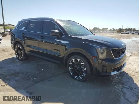 2024 Kia Sorento SX z VIN 5XYRK4JF1RG303162, wystawiony jako Copart lot #49555015 z przebiegiem 12 mil mil oraz Szkoda całkowita • Salvage title. Historia ofert i sprzedaży dostępna na DreamBid. Obrazek 4.