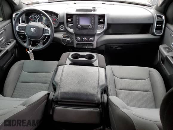 2023 Ram 1500 Big Horn z VIN 1C6RREBG3PN552729, wystawiony jako Copart lot #71228835 z przebiegiem 19 931 mil mil oraz Szkoda całkowita • Salvage title. Historia ofert i sprzedaży dostępna na DreamBid. Obrazek 8.