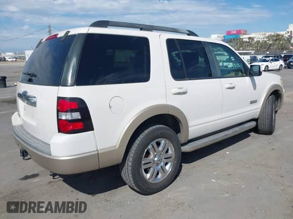 2008 Ford Explorer Eddie Bauer with VIN 1FMEU64E38UA89999, listed as a IAAI auction lot 43283411 with 164,934 mi miles and . Bid and sale history available at DreamBid. Image 4.