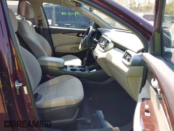 2017 Kia Sorento LX z VIN 5XYPGDA54HG334193, wystawiony jako IAAI lot #43246955 z przebiegiem 133 519 mil mil oraz . Historia ofert i sprzedaży dostępna na DreamBid. Obrazek 5.