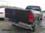 2005 Dodge 2500 SLT z VIN 3D7KS28C55G753321, wystawiony jako IAAI lot #41617859 z przebiegiem 292 480 mil mil oraz . Historia ofert i sprzedaży dostępna na DreamBid. Obrazek 16.