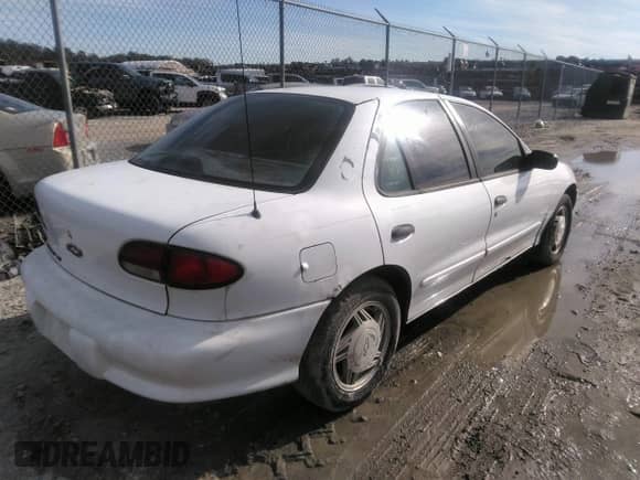 1999 Chevrolet Cavalier LS с VIN 1G1JF5245X7134660, выставлен на аукционе IAAI как лот 41099326 с пробегом Не указан миль и . История ставок и продаж доступна на DreamBid. Изображение 4.