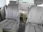 2008 Hyundai Entourage GLS z VIN KNDMC233986050012, wystawiony jako IAAI lot #42070341 z przebiegiem 161 066 mil mil oraz . Historia ofert i sprzedaży dostępna na DreamBid. Obrazek 8.