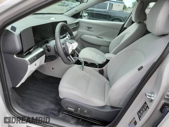 2025 Hyundai Kona SEL с VIN KM8HC3A65SU027183, выставлен на аукционе Copart как лот 64397365 с пробегом 4 114 миль миль и Списание • Salvage title. История ставок и продаж доступна на DreamBid. Изображение 7.