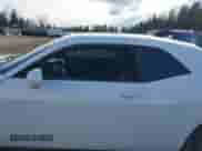 2017 Dodge Challenger 392 Hemi Scat Pack Shaker z VIN 2C3CDZFJ6HH597723, wystawiony jako IAAI lot #41552338 z przebiegiem 40 568 mil mil oraz . Historia ofert i sprzedaży dostępna na DreamBid. Obrazek 14.