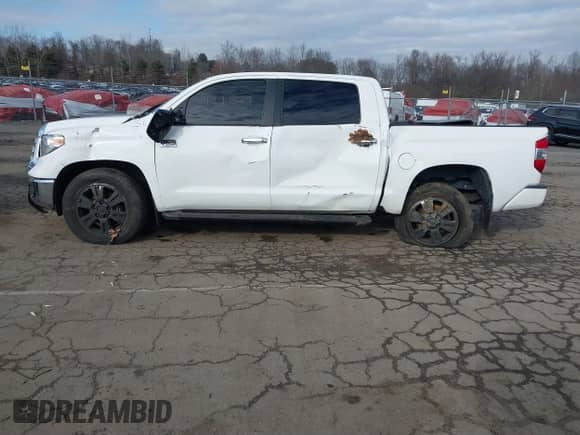 2019 Toyota Tundra SR5 с VIN 5TFAY5F13KX841010, выставлен на аукционе IAAI как лот 41297569 с пробегом 53 169 миль миль и . История ставок и продаж доступна на DreamBid. Изображение 14.