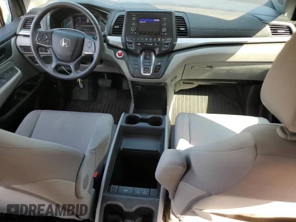 2018 Honda Odyssey LX with VIN 5FNRL6H26JB084304, listed as a Copart auction lot 81229585 with 110,204 mi miles and Salvage title. Bid and sale history available at DreamBid. Image 8.