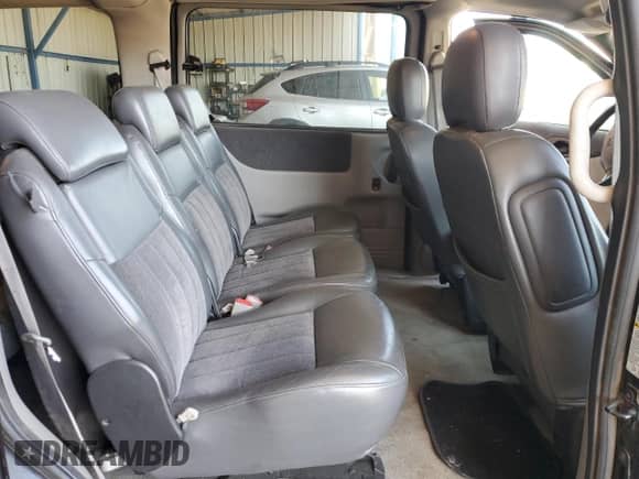 2003 Chevrolet Venture Warner Bros 1SE z VIN 1GNDX13E83D218685, wystawiony jako Copart lot #70247624 z przebiegiem 170 386 mil mil oraz Nie do naprawy • Non repairable. Historia ofert i sprzedaży dostępna na DreamBid. Obrazek 11.