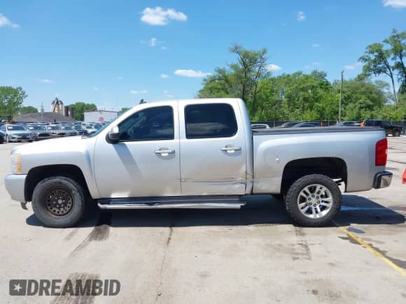 2011 Chevrolet Silverado 1500 LTZ with VIN 3GCUKTE20BG200883, listed as a IAAI auction lot 42139600 with 113,105 mi miles and . Bid and sale history available at DreamBid. Image 15.