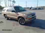 2002 Chevrolet Blazer LS с VIN 1GNCS18WX2K160391, выставлен на аукционе IAAI как лот 41731100 с пробегом 250 283 миль миль и . История ставок и продаж доступна на DreamBid. Изображение 1.
