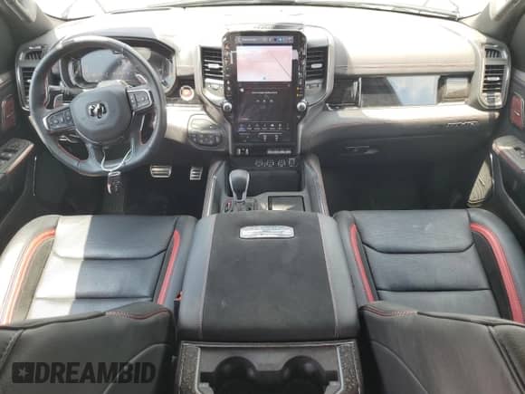 2025 Ram 1500 RHO z VIN 1C6SRFUP6SN661246, wystawiony jako Copart lot #65175565 z przebiegiem 11 289 mil mil oraz Szkoda całkowita • Salvage title. Historia ofert i sprzedaży dostępna na DreamBid. Obrazek 8.