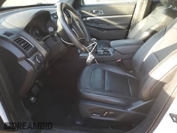 2018 Ford Explorer XLT z VIN 1FM5K7DH5JGC32347, wystawiony jako Copart lot #81644475 z przebiegiem 66 961 mil mil oraz Czysty tytuł • Clean title. Historia ofert i sprzedaży dostępna na DreamBid. Obrazek 7.