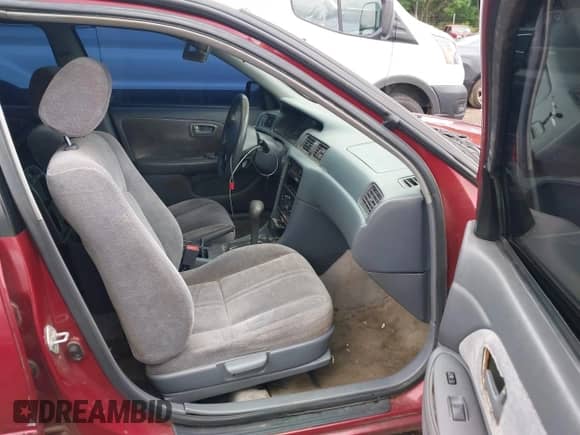 1998 Toyota Camry LE with VIN 4T1BG22K6WU266232, listed as a IAAI auction lot 42388376 with Not provided miles and . Bid and sale history available at DreamBid. Image 5.