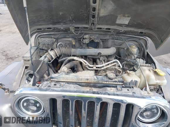 2004 Jeep Wrangler Sahara с VIN 1J4FA59S54P740417, выставлен на аукционе IAAI как лот 42382078 с пробегом 200 108 миль миль и . История ставок и продаж доступна на DreamBid. Изображение 10.