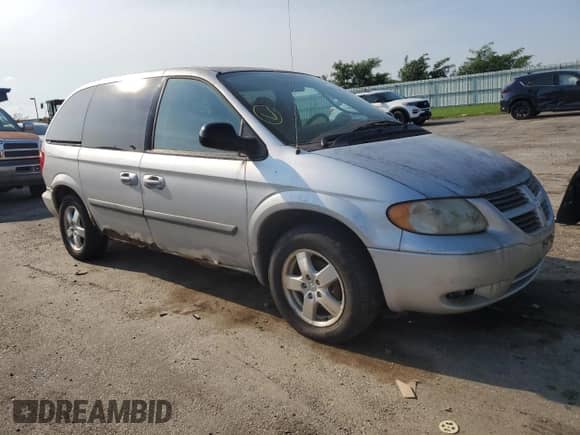 2006 Dodge Caravan SXT z VIN 1D4GP45R56B744671, wystawiony jako Copart lot #67037075 z przebiegiem 191 146 mil mil oraz Czysty tytuł • Clean title. Historia ofert i sprzedaży dostępna na DreamBid. Obrazek 4.