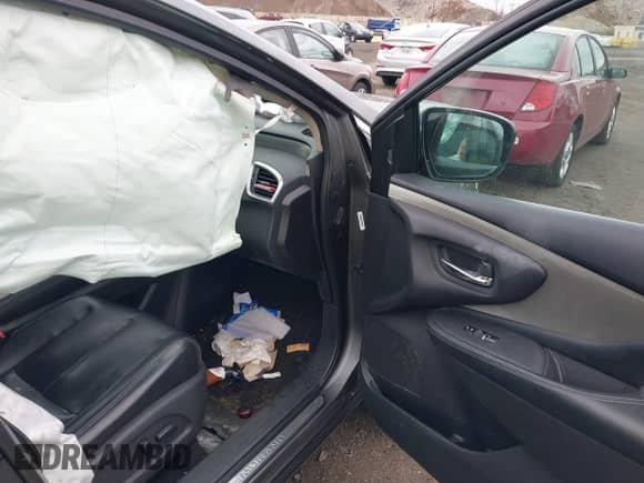 2015 Nissan Murano S with VIN 5N1AZ2MH0FN215679, listed as a IAAI auction lot 42900906 with 144,047 mi miles and . Bid and sale history available at DreamBid. Image 5.