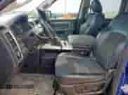 2018 Ram 1500 Big Horn z VIN 1C6RR6LG3JS202093, wystawiony jako Copart lot #67318865 z przebiegiem 90 576 mil mil oraz Szkoda całkowita • Salvage title. Historia ofert i sprzedaży dostępna na DreamBid. Obrazek 7.